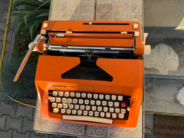 písací stroj Consul 2223 - 3