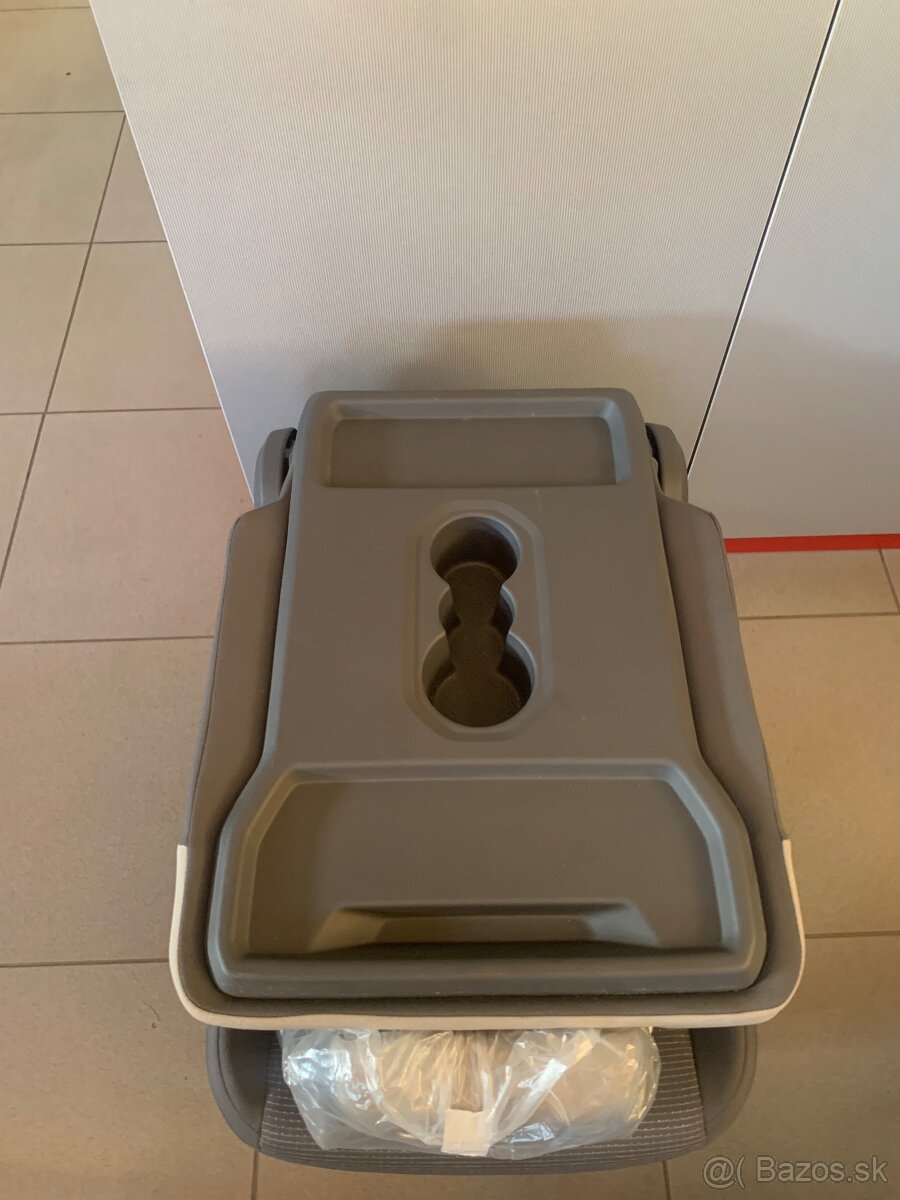 NOVÉ Prostřední sedadlo VW Multivan T7 v Top Stavu - 3