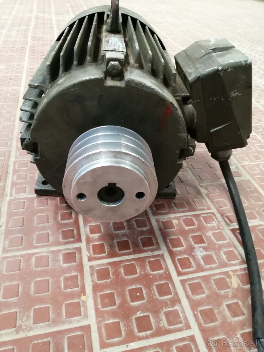 Elektromotor MEZ Mohelnice 5,5 kW, 2910 ot, 400V - 3