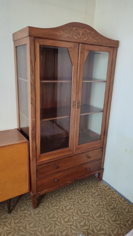 Starožitná vitrína (20.–30. roky, pôvodné sklo, masív - 3