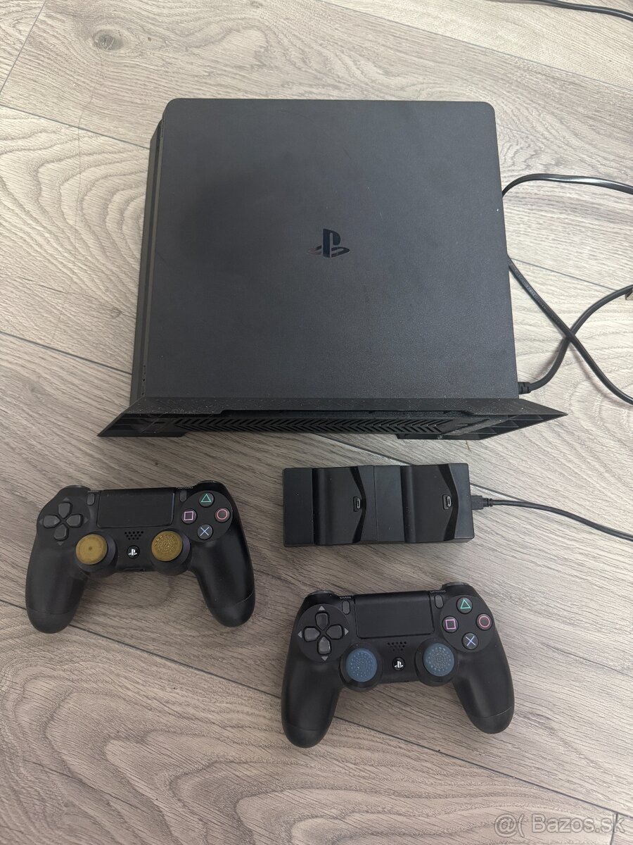 Playstation 4 Slim - 3