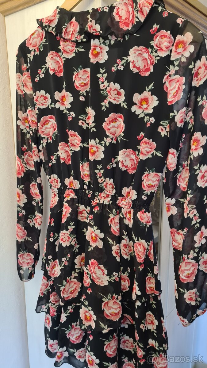 Dámsky kabát, 2 šaty a 3 kabelky. - 3