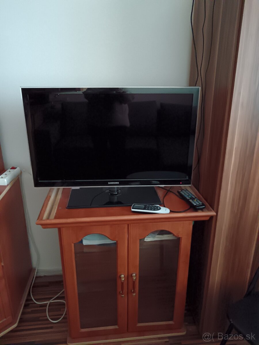 Darujem skriňu na šaty - 3