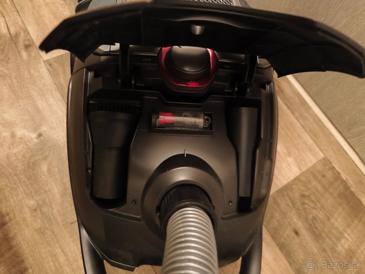 Vysávač Concept VP8290 Real Force - 3