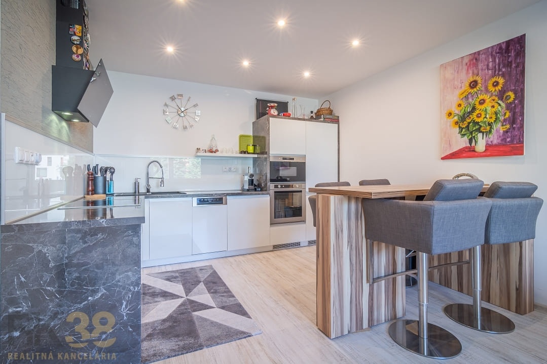 Štýlový 2-izbový byt po rekonštrukcii vo Svite - 3