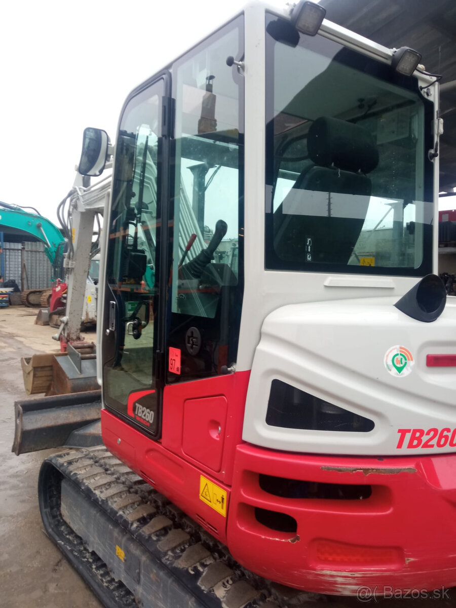 TAKEUCHI TB260 DIESEL - 3