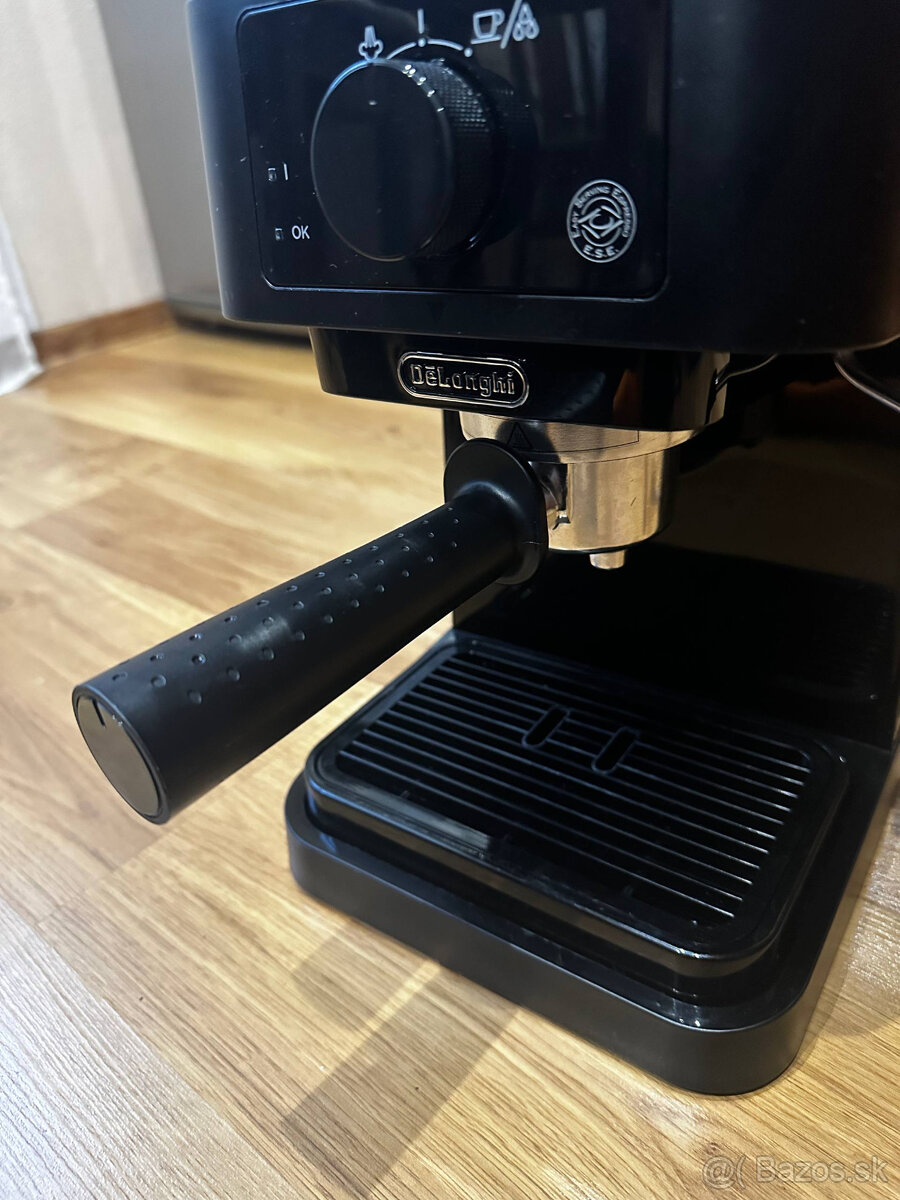 Predam pakovy kavovar DeLonghi EC235 Black - 3