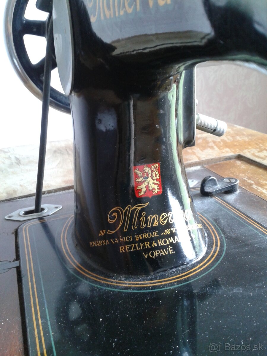 Starožitný funkčný šijací stroj MINERVA - 3