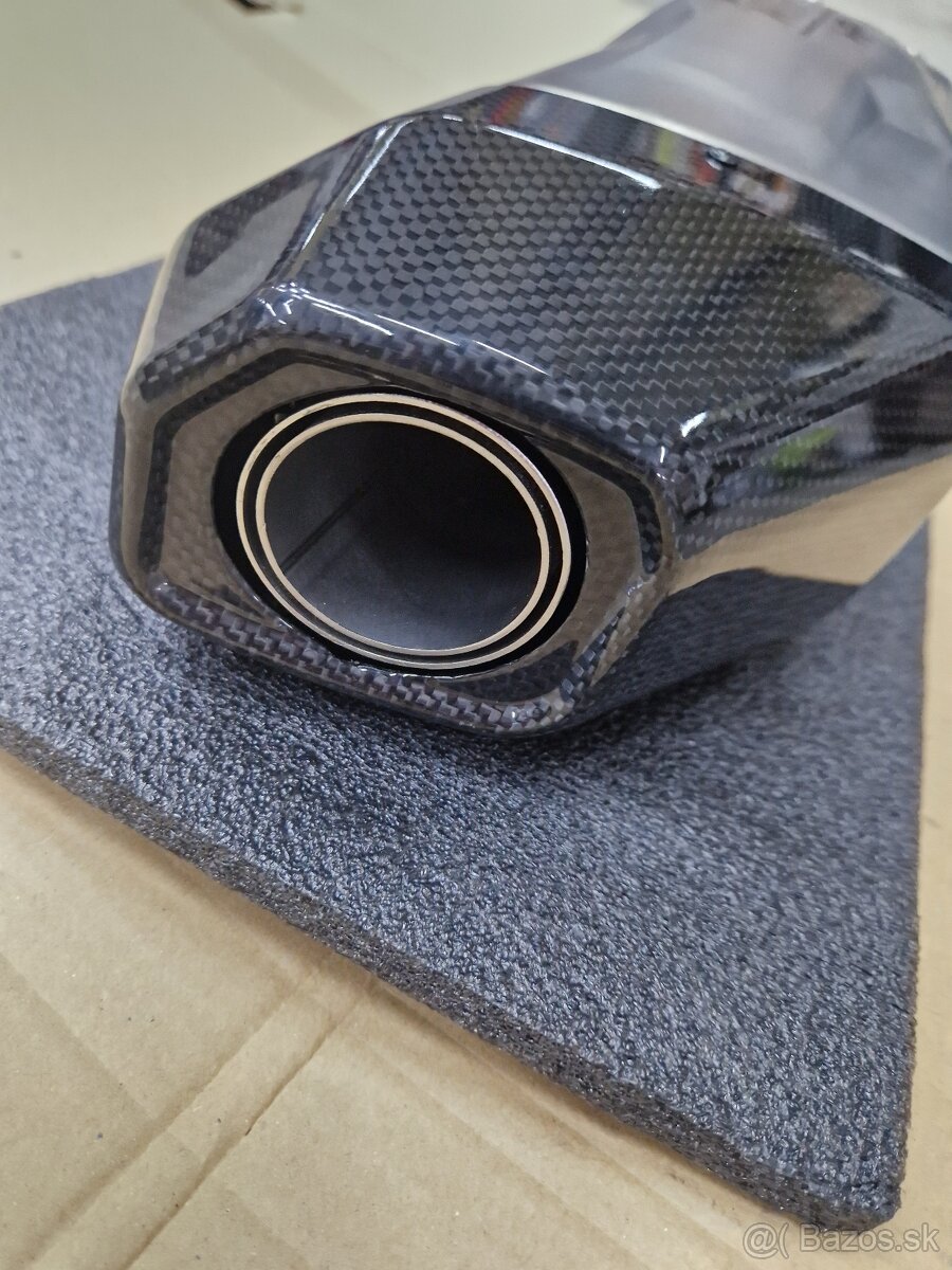 Výfuk Akrapovič HP - 3