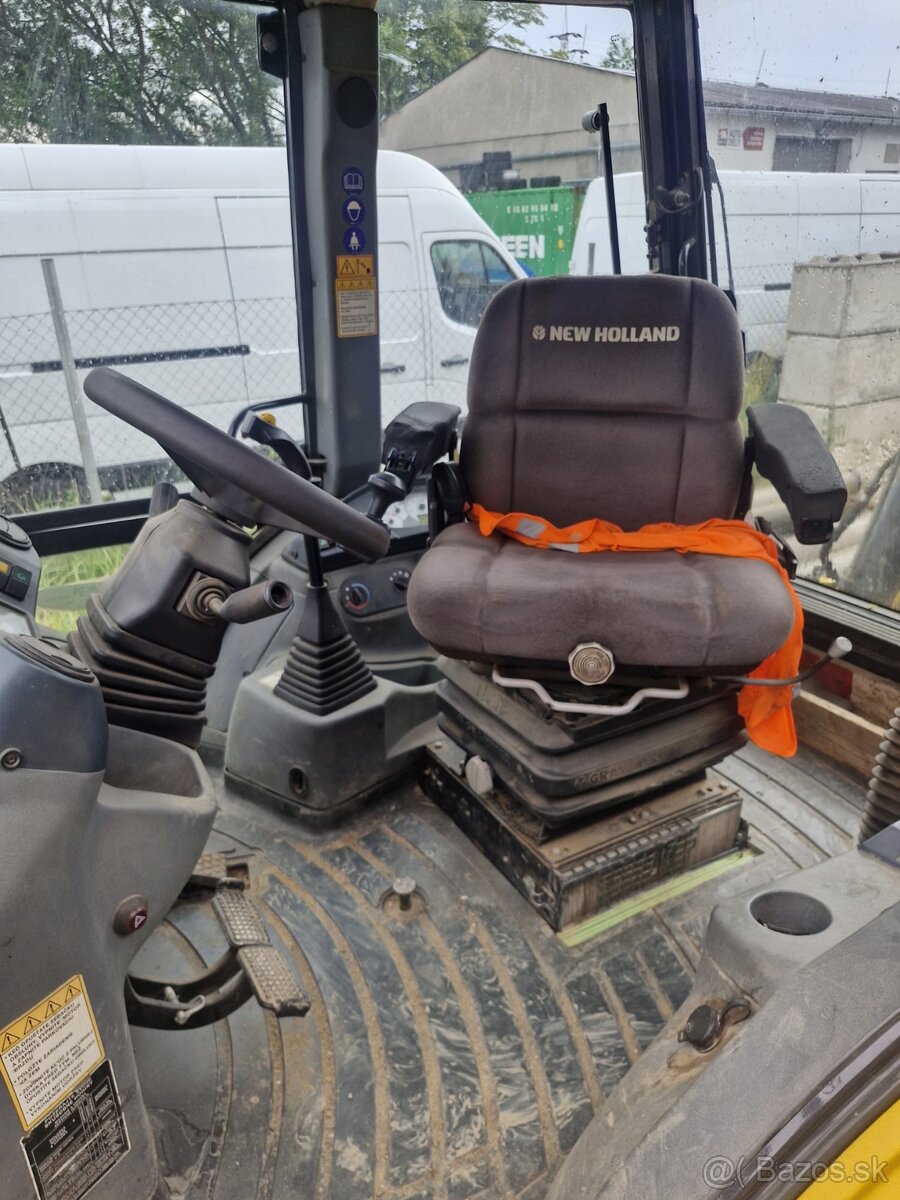 Traktorbáger New Holland b110b - 3