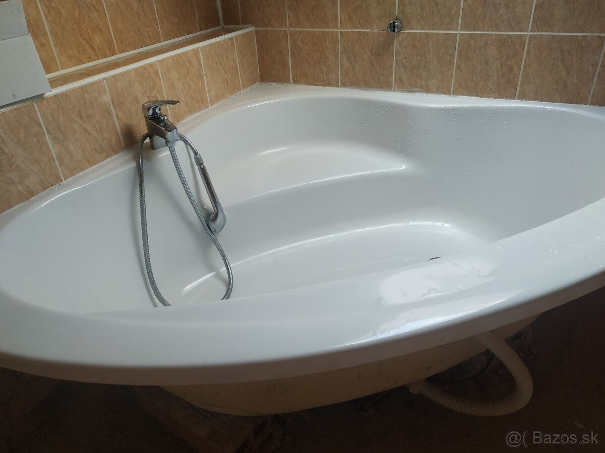 Akrylátová rohová vaňa - 3