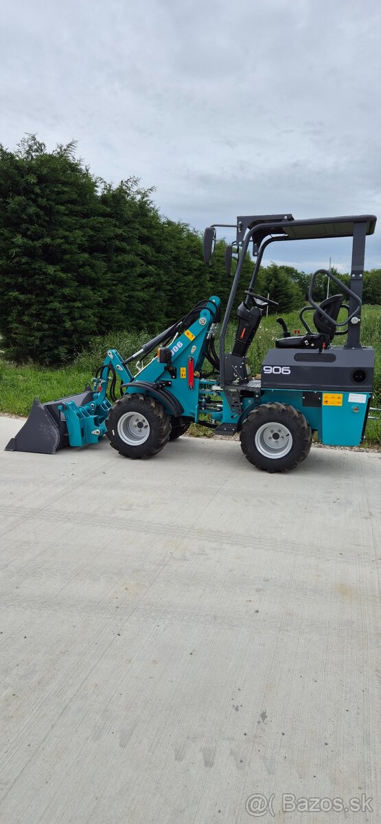 Klbovy nakladac HZM 906 - 3