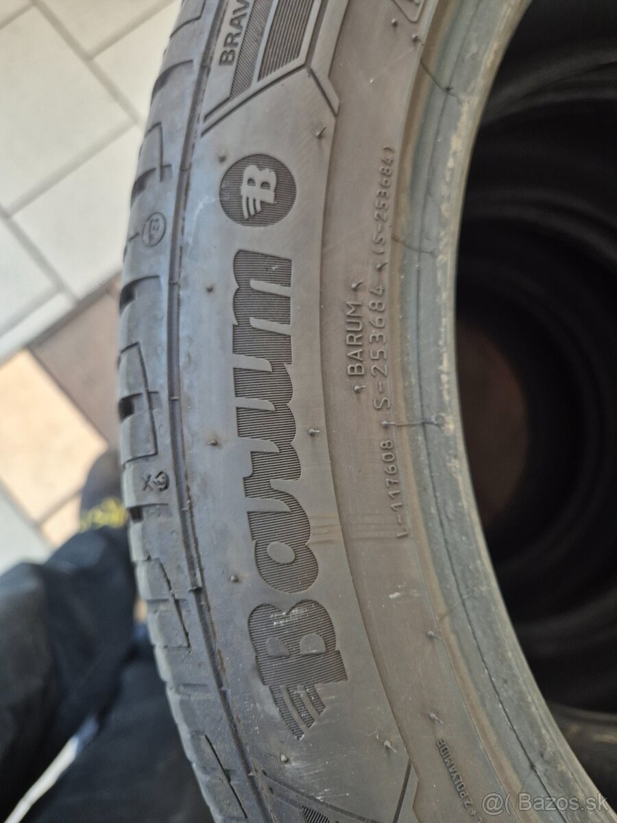 Barum 235 45 R18 - 3