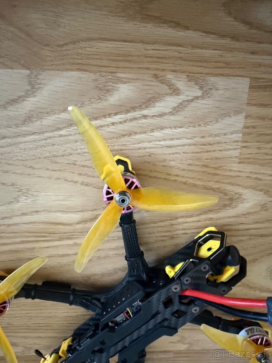 Predám 5" freestyle FPV dron - 3