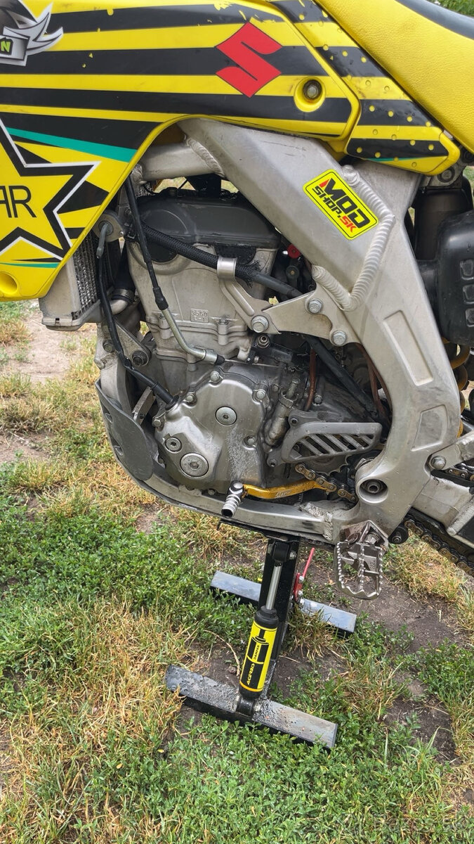 Predám Suzuki rmz 450 2009