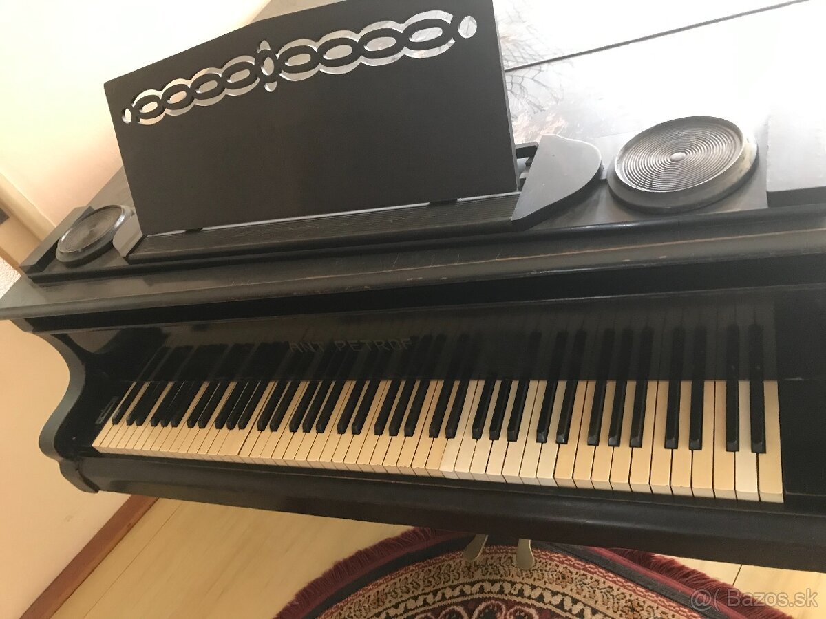 Predam klavir krídlo - 3