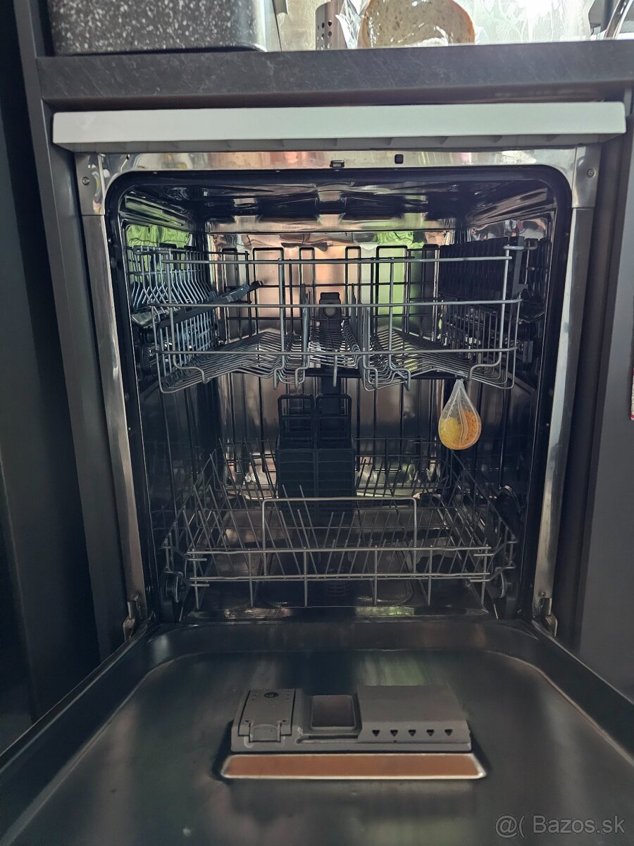 Predám umývačku riadu zn Candy. - 3