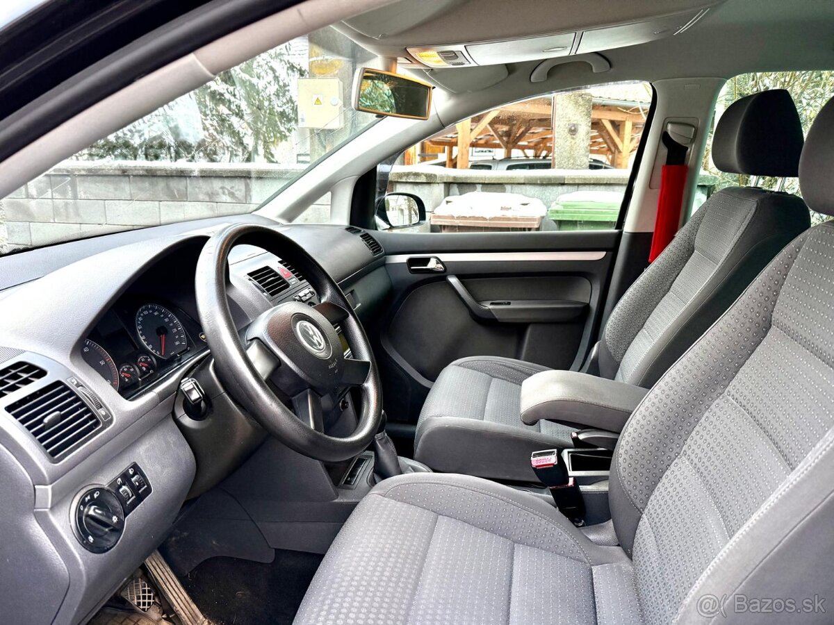 VW TOURANPredám 7. miestny Volkswagen Touran, 2.0.tdi, 103 k - 3