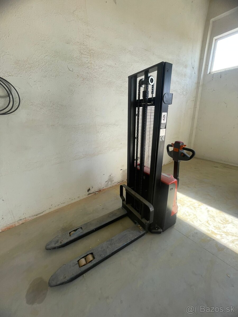 Elektrický paletový vozík CL1530, 3m - 3