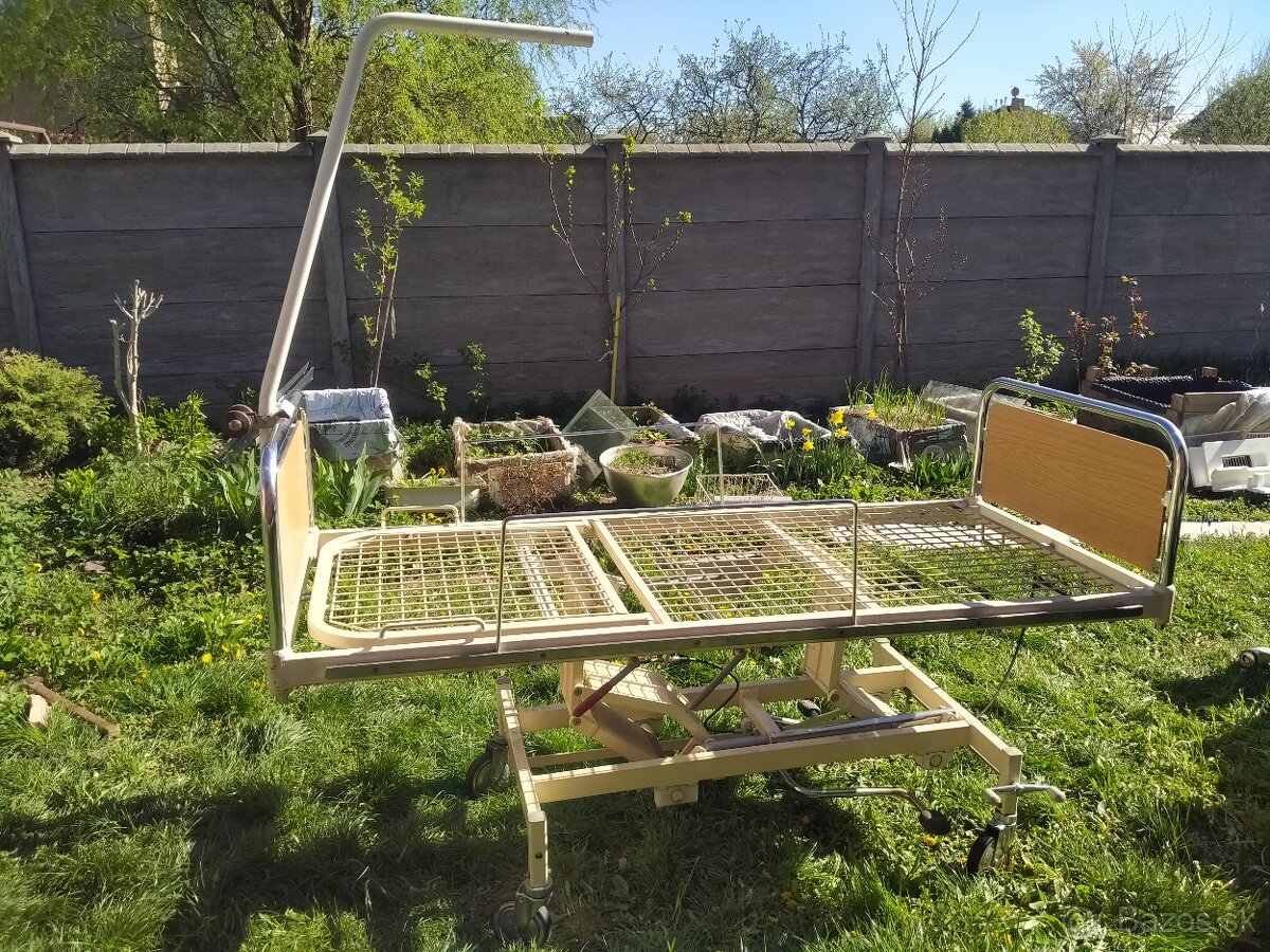 NEMOCNIČNÁ POLOHOVATEĽNÁ POSTEĽ - 3