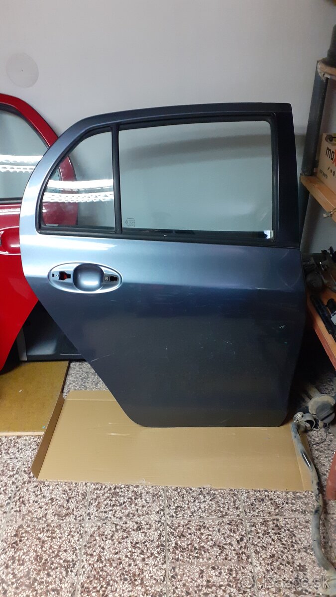 Rozpredám Toyota Yaris 1.0, r.v. 2010 - 3