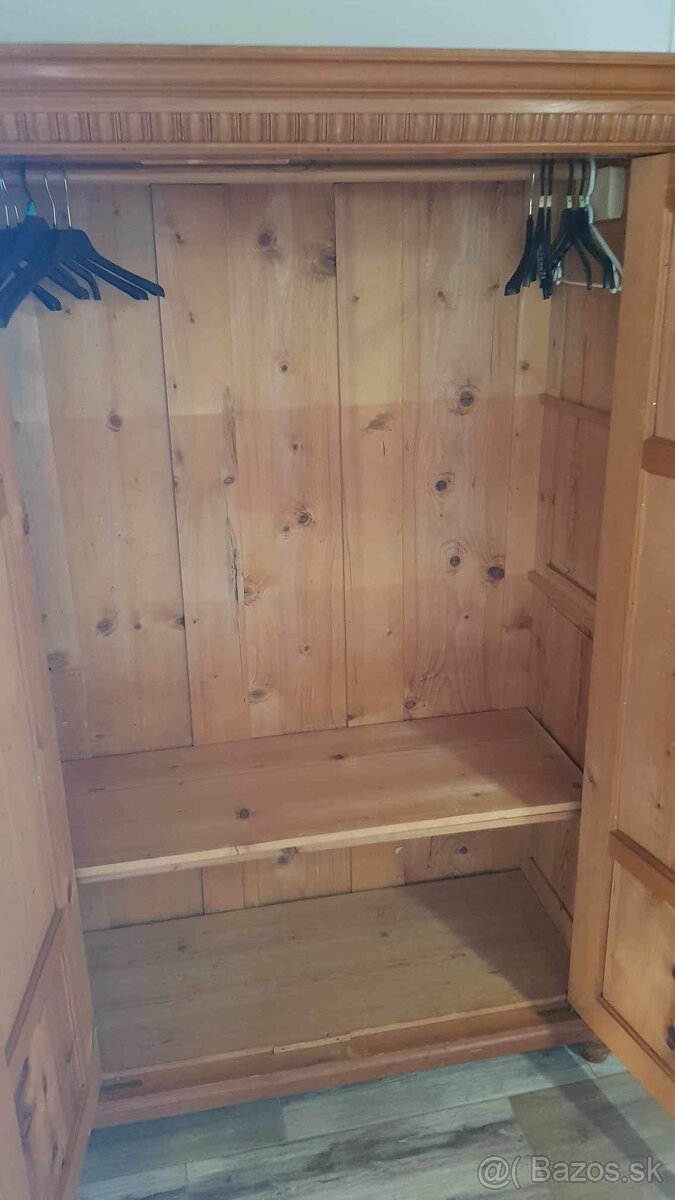 Skriňa z masívu - 3