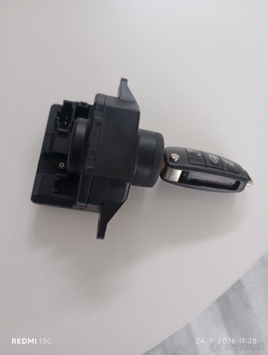 Predám zapalovaci spinač Audi A6 c6 - 3