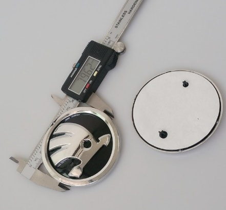 Logo na kufor / kapotu - 3