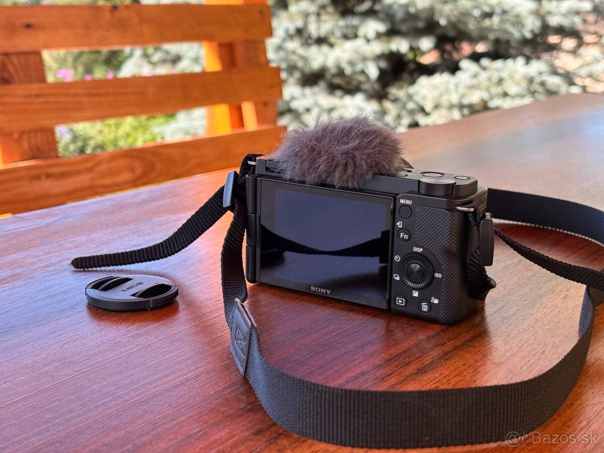 Sony Alpha ZV-E10 - 3