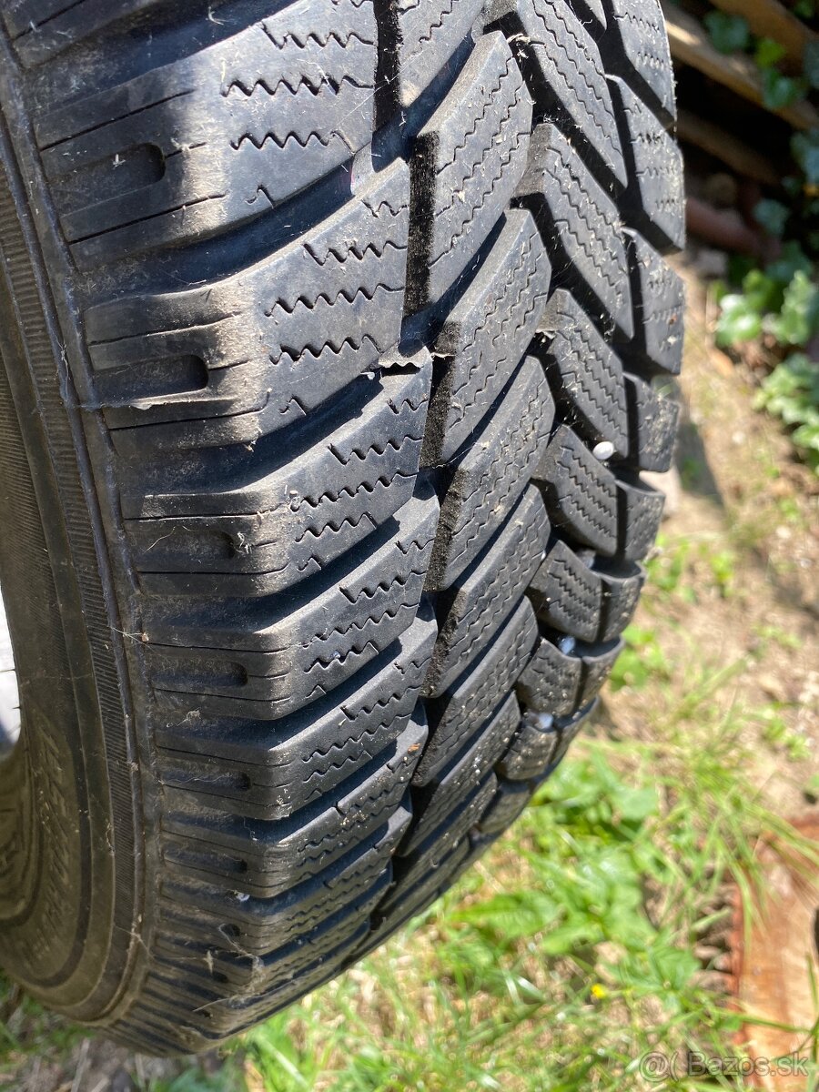 Darujem pneu Maxmiler 195/70 R15C - 3