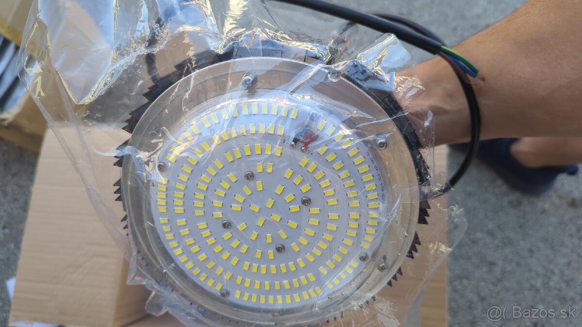Vykonna led lampa 95W - 3