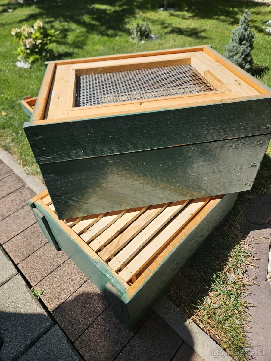 Včelí úľ - 3