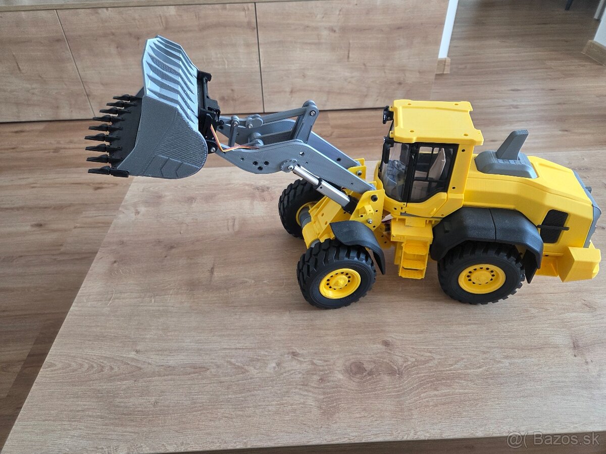 Volvo L125e RC model - 3