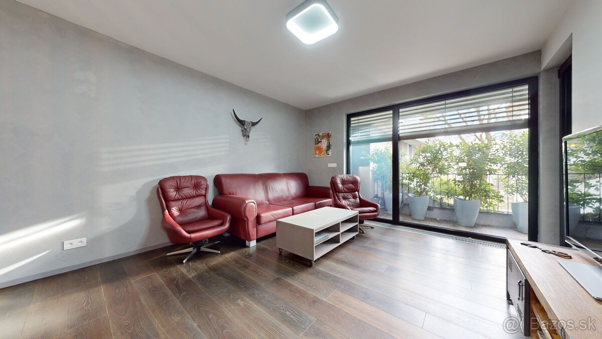 Na PRENÁJOM - 3 izbový byt s veľkou terasou a garážovým stát - 3