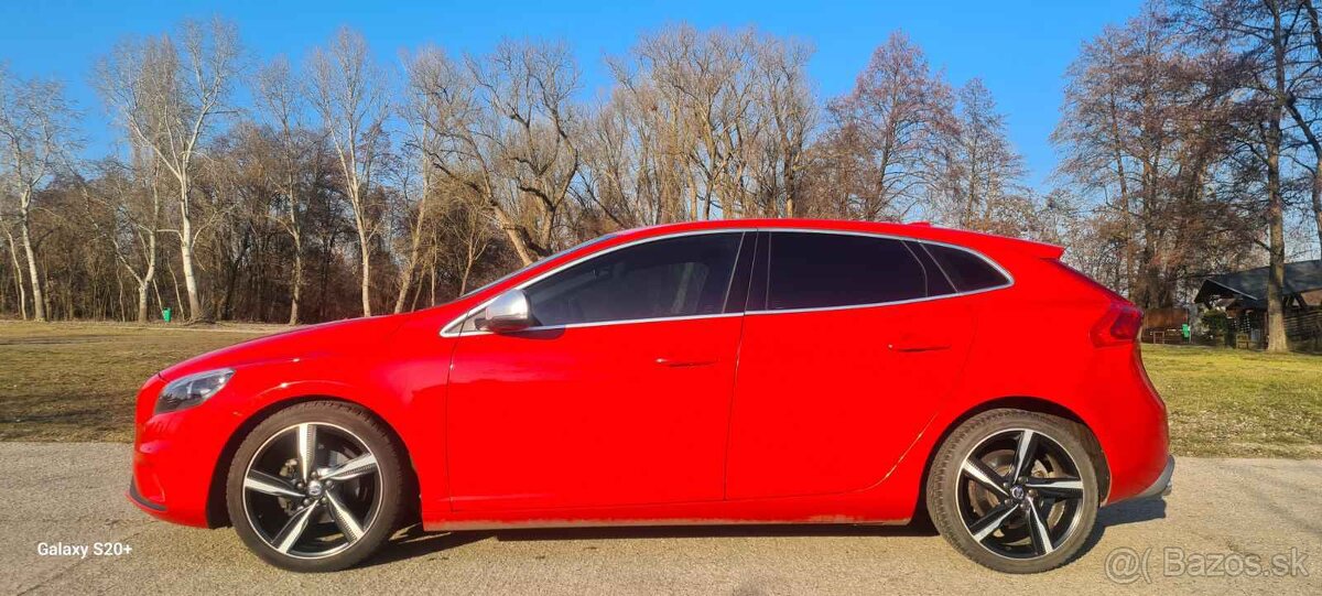 Volvo V40 2.0 120K R-design - 3