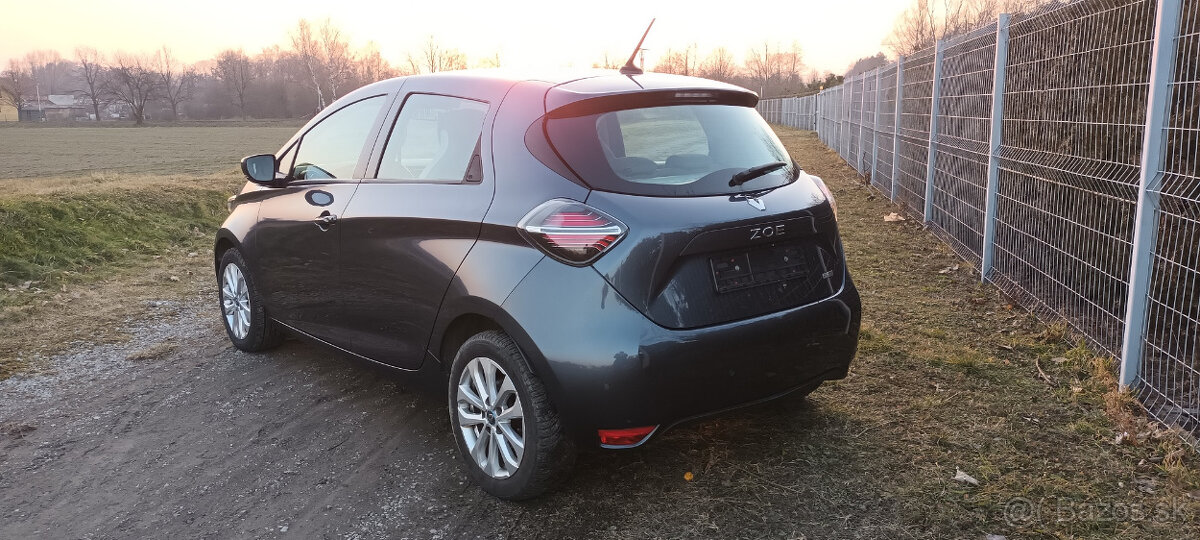 Renault Zoe 52kWh baterie, dojezd 300-400km, CCS rychlonab. - 3