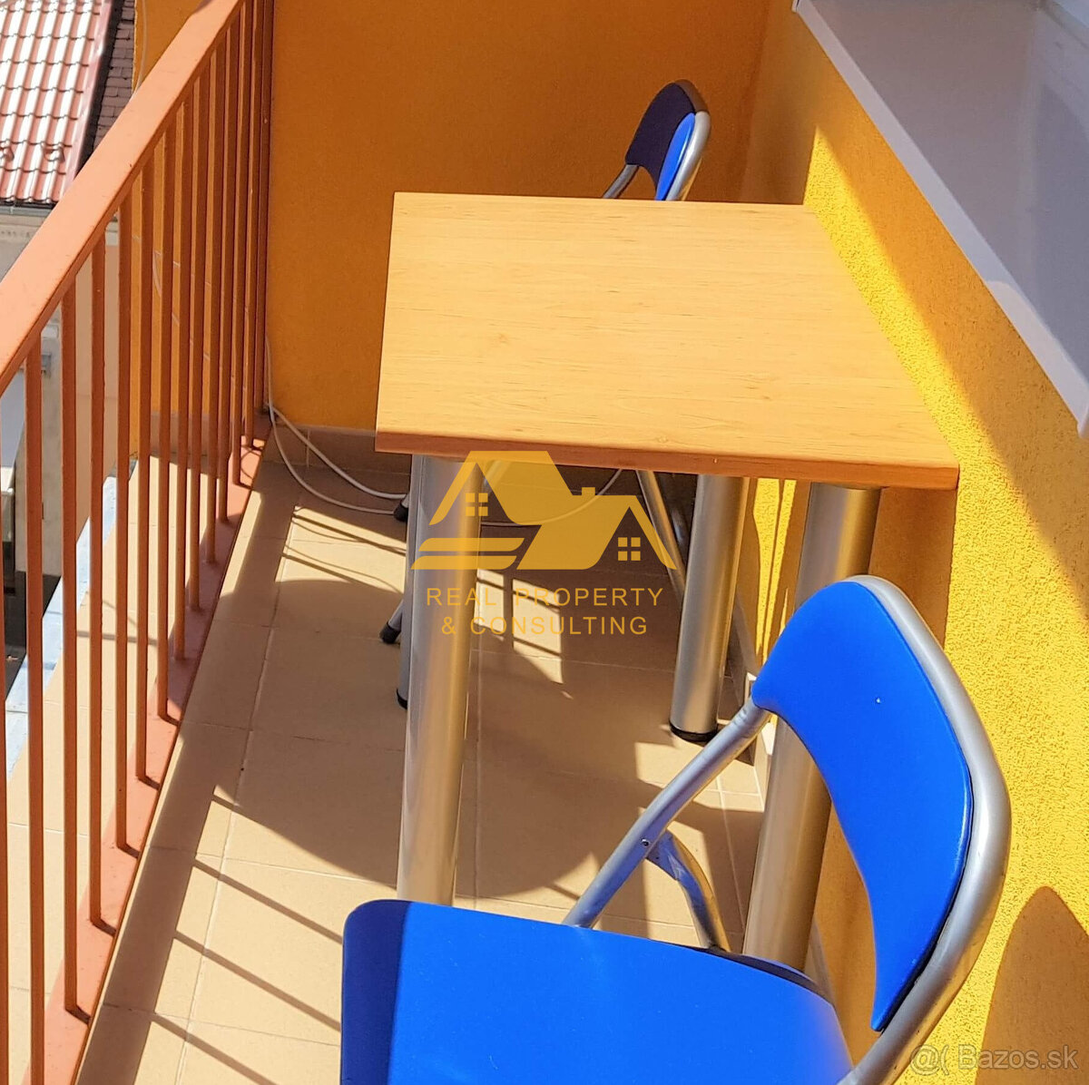 Predám tehlový 3 izbový byt v centre v Nových Zámkoch - 3