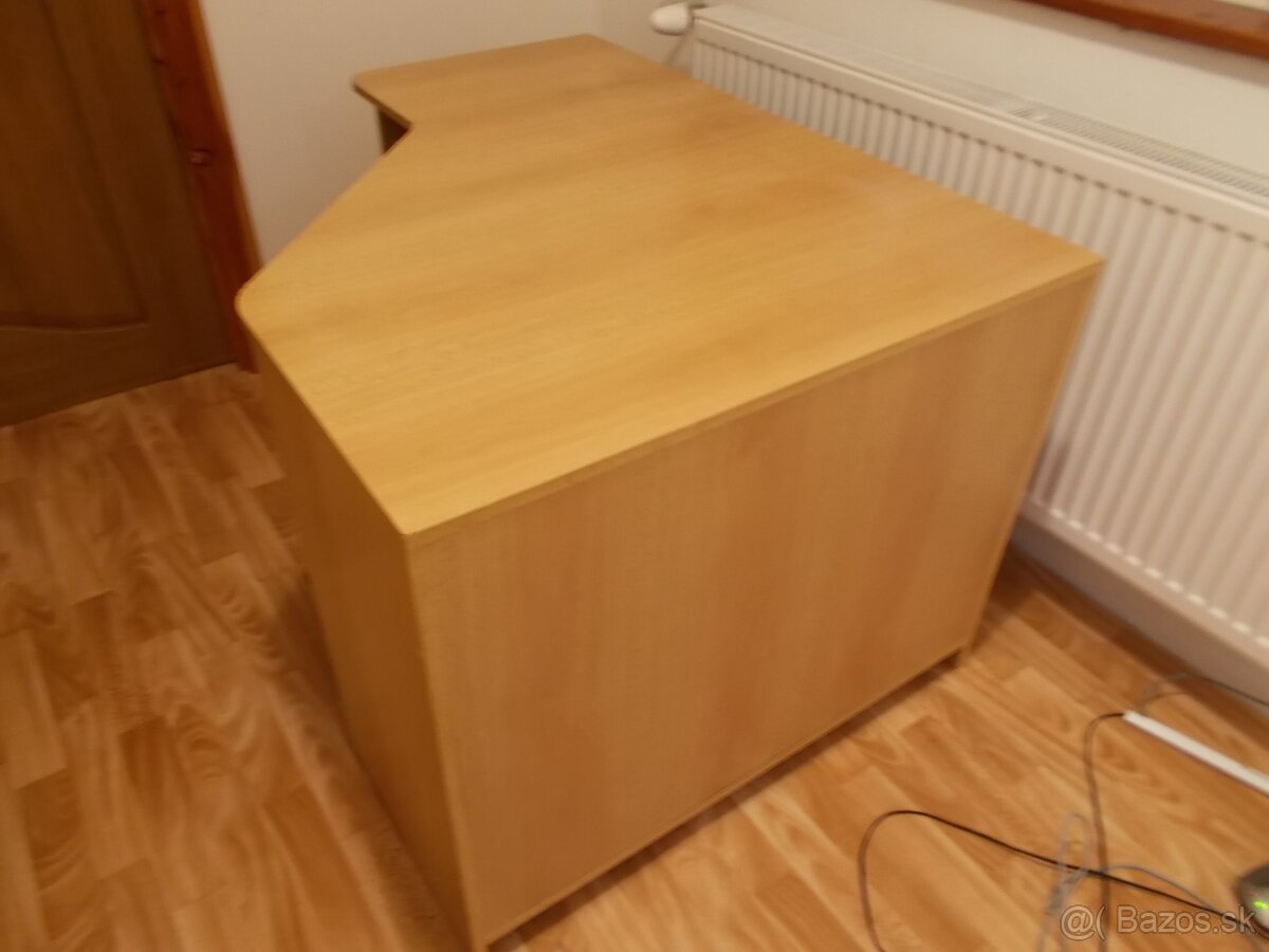 Rohový písací stolík - 3