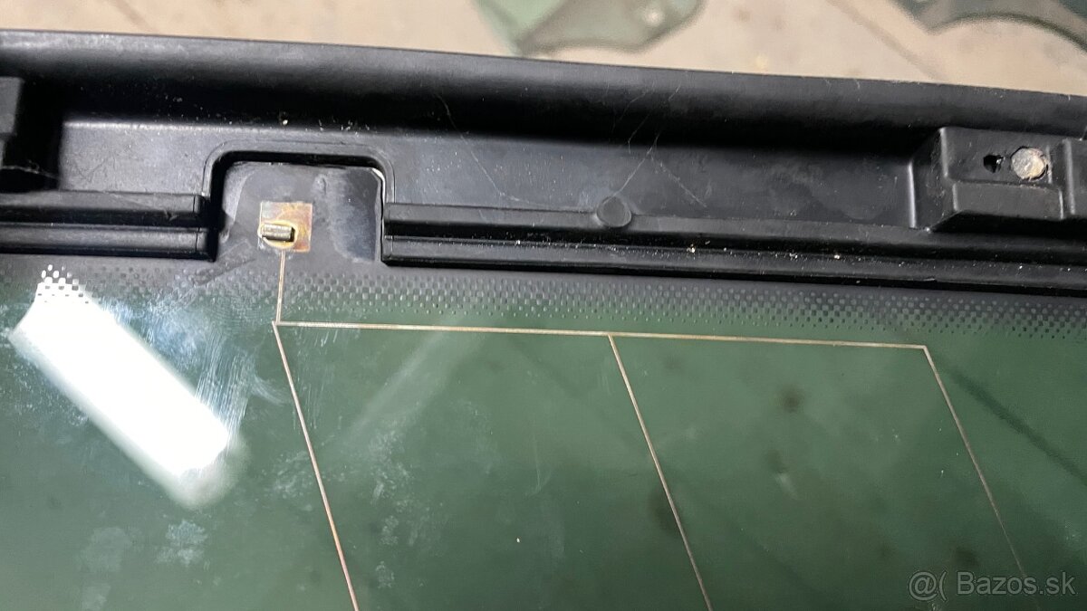 VW Touareg 2005 bočné sklá - 3