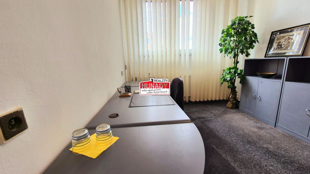 (20 m² - 92 m²) KANCELÁRSKE PRIESTORY - 3