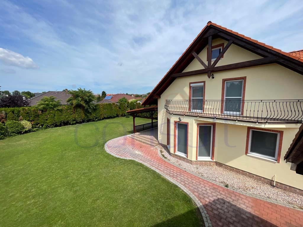 2352 EXKLUZÍVNA PONUKA PRENÁJMU NADŠTANDARDNÉHO RODINNÉHO DO - 3