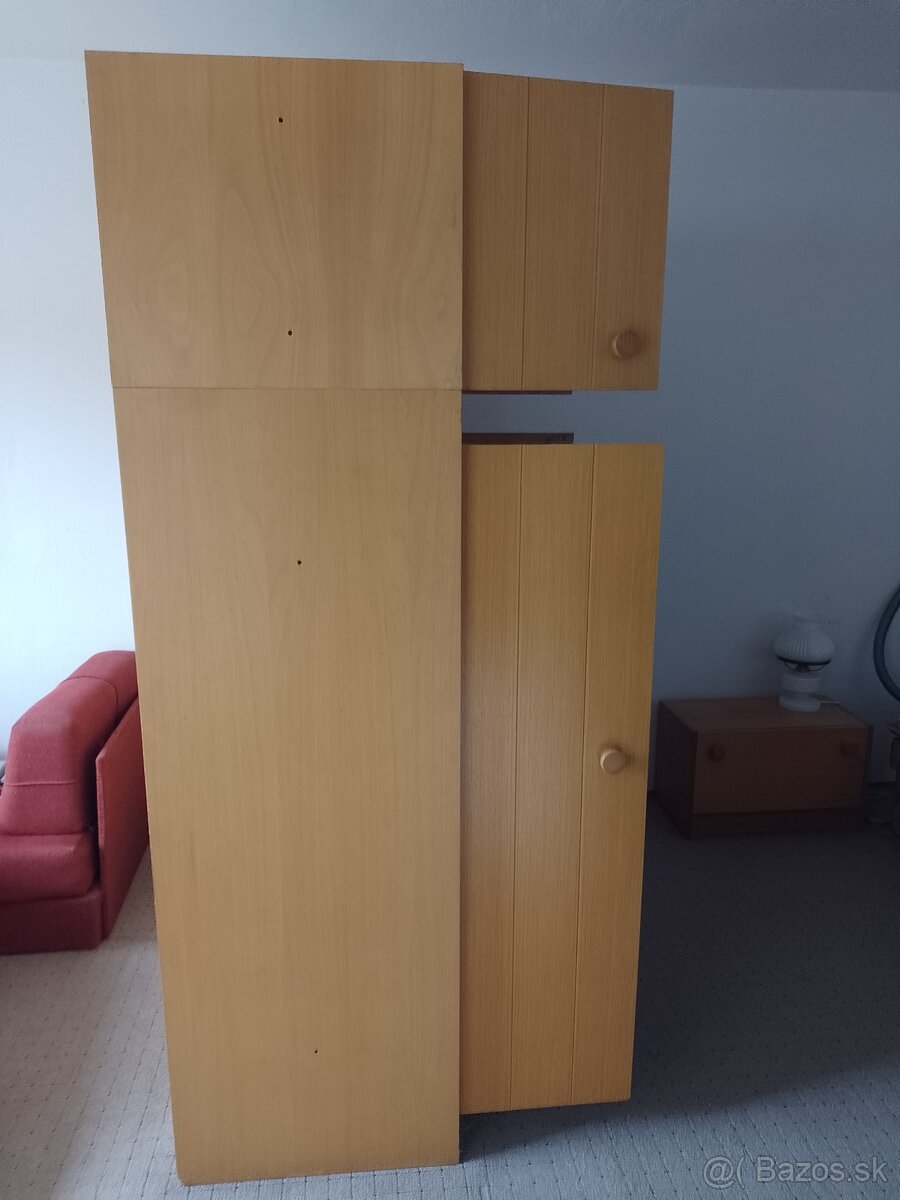 Staršia šatníková skriňa - 3