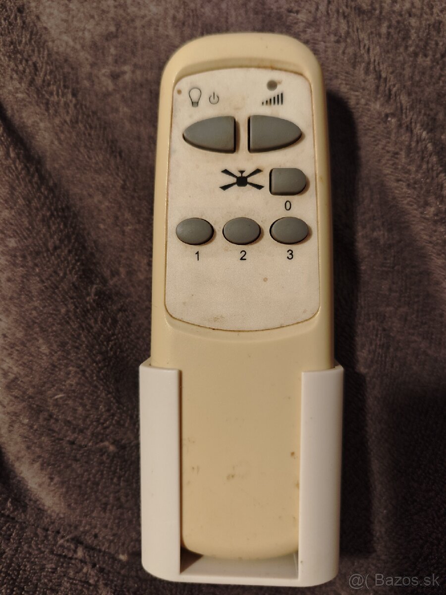 Predám stropný ventilátor so svetlom - 3