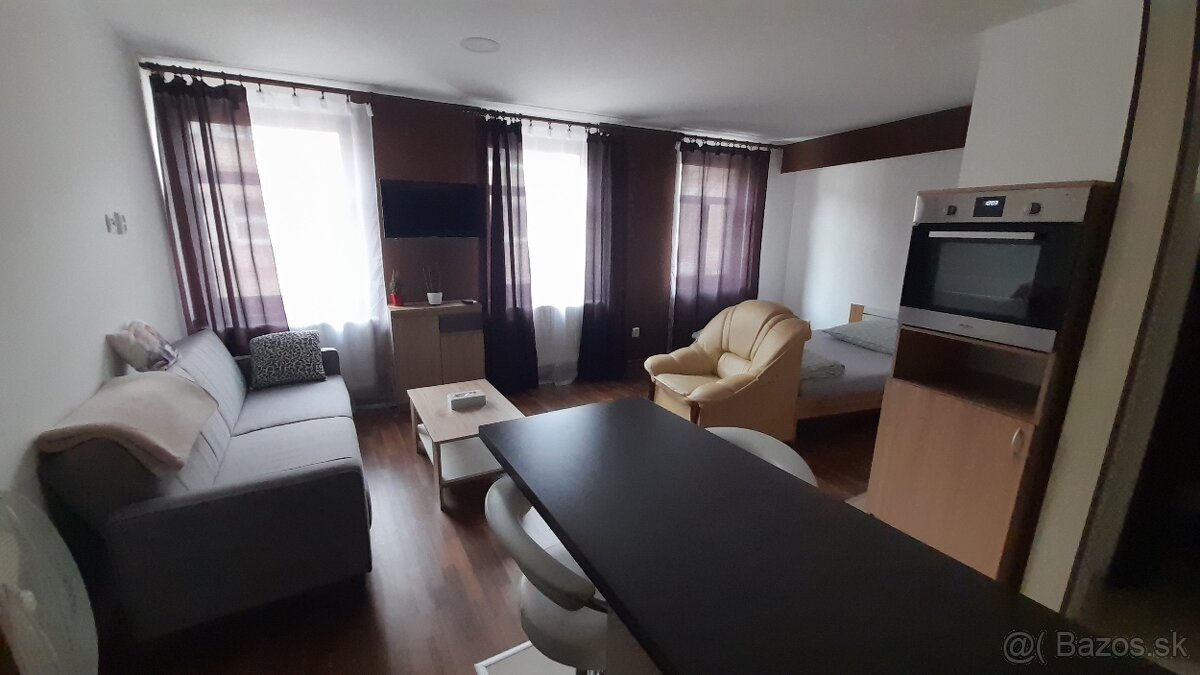 Na prenájom kompletne zariadená garsónka v centre Prešova - 3