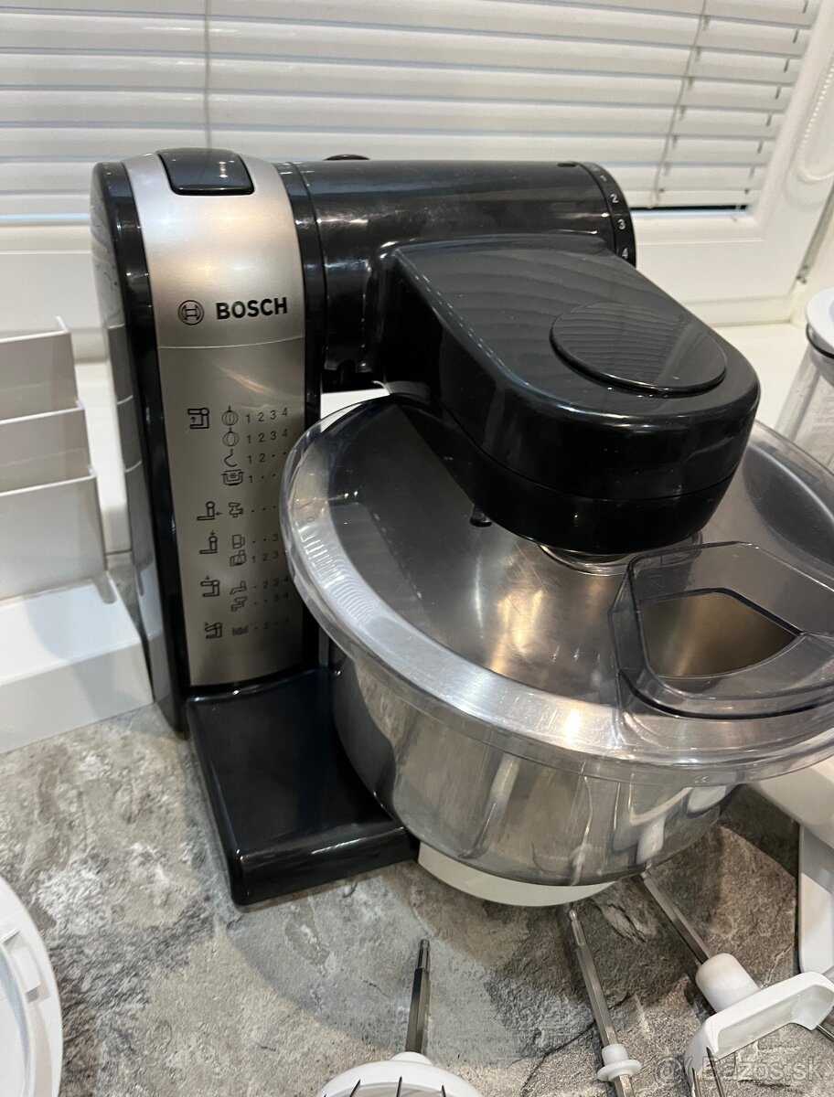 Bosch MUM 48A1/05 kuchynský robot plus príslušenstvo - 3