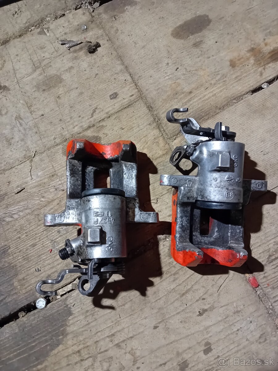 Zadne strmene auudi a3 8P - 3