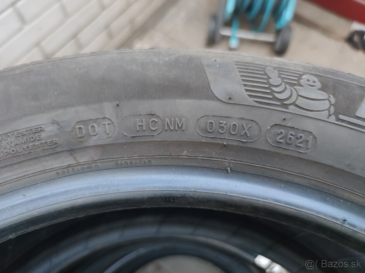Michelin Primacy 4 235/50 R19 - 3