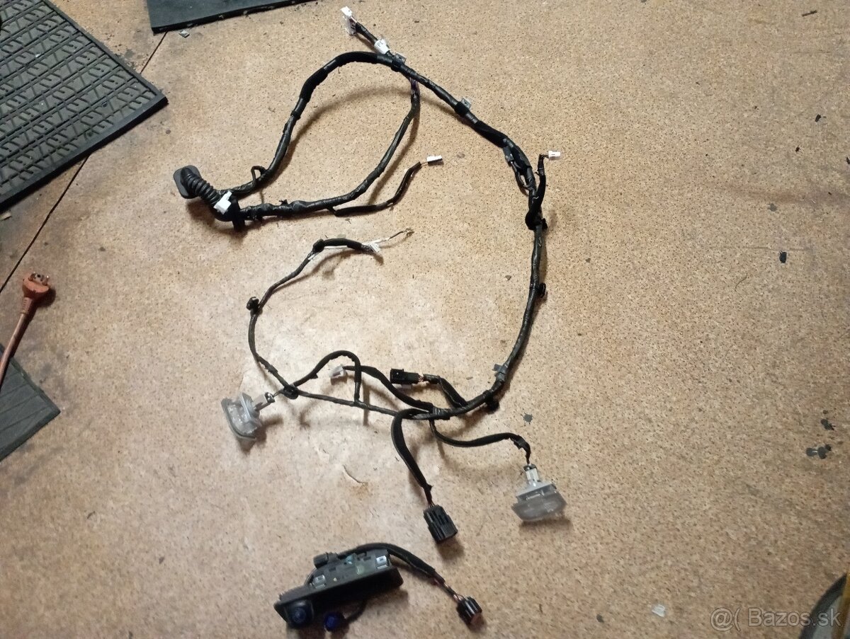 Zadny spojler Hyundai i30 combi, sklo, diely piatych dverí - 3