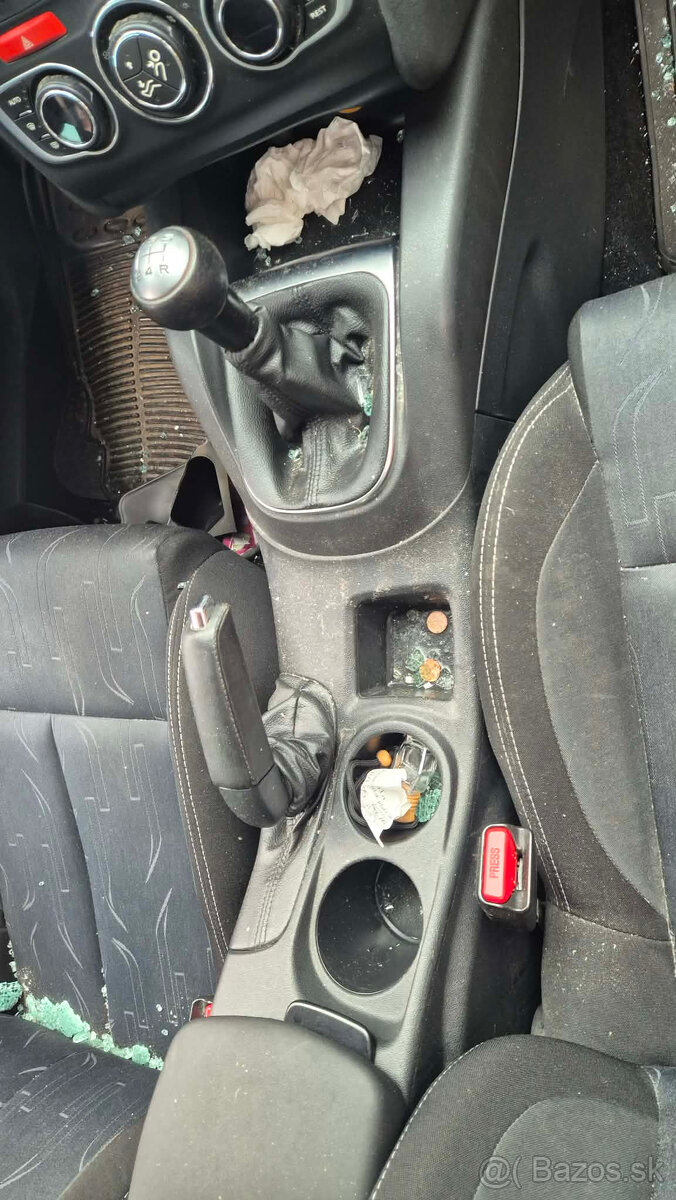 Citroen C4 1,6i 88kw kód: 5FS, 5F01 - 3