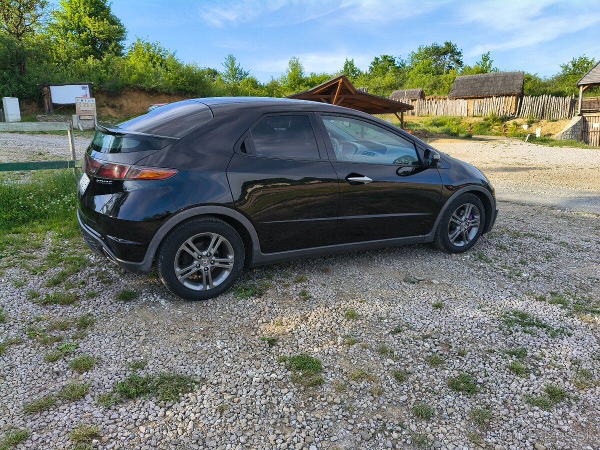 Honda Civic 8g 1.8 - 3